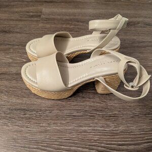Marc Fisher LTD Neutral Cream Leather Platform Espadrille Sandals NWOT